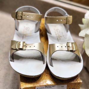 Saltwater sandals